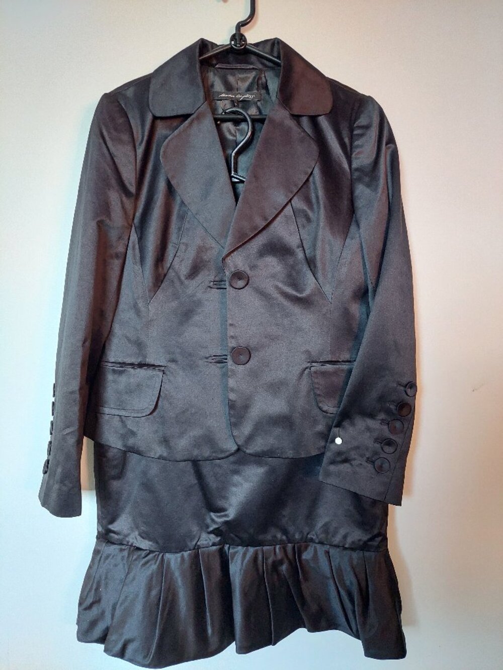 Sandra Angelozzi Women's Size 38/40 Black Two-piece Satin Skirt Suit